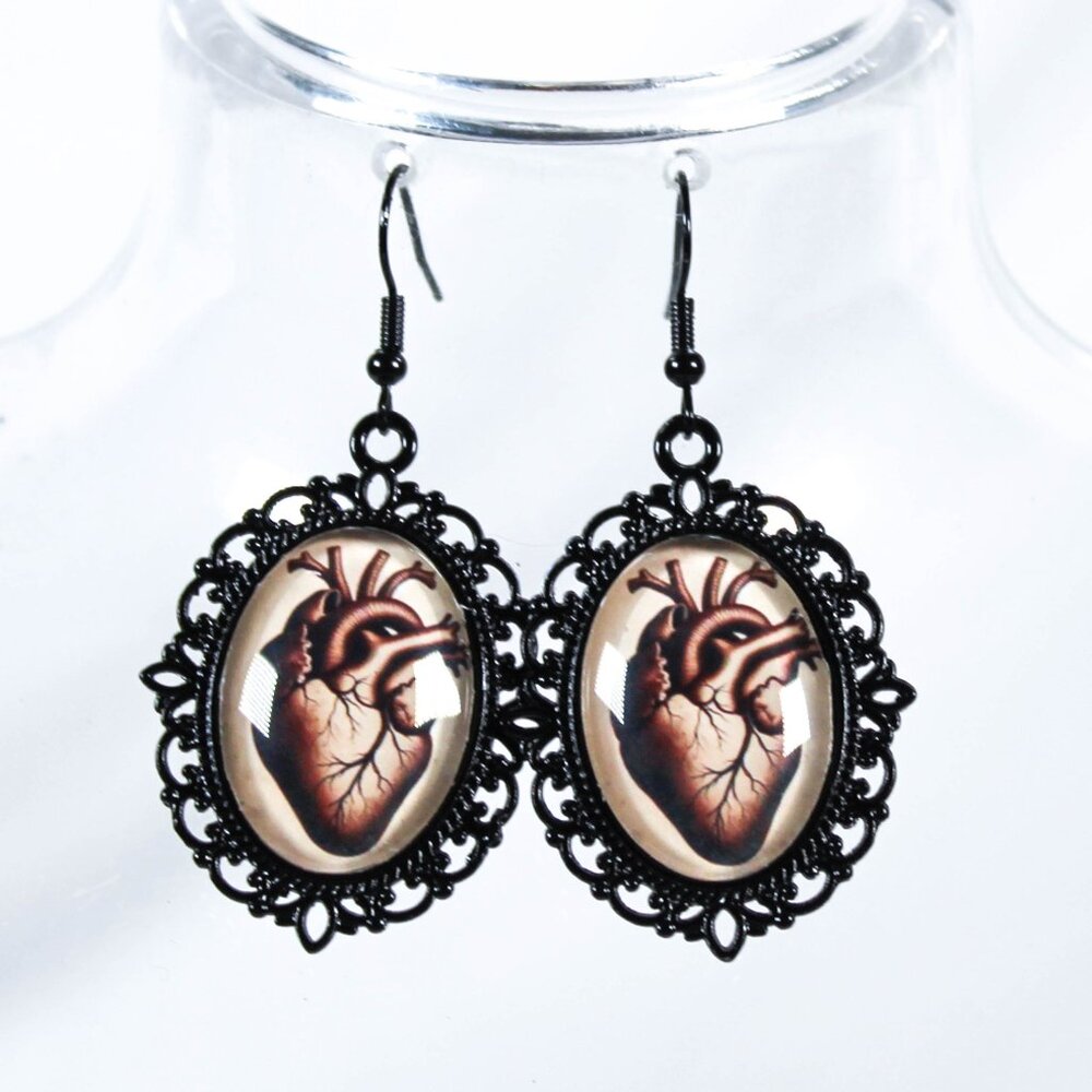 🔨 The Crimson Pulse Gothic Victorian Anatomical Heart Earring Black Metal Cameo